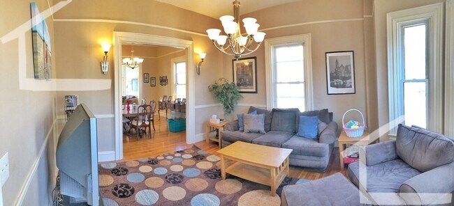 Foto del edificio - Gorgeous Townhouse in Quincy Avail 9/1