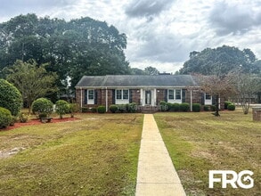 Building Photo - 300 Violeta Cir