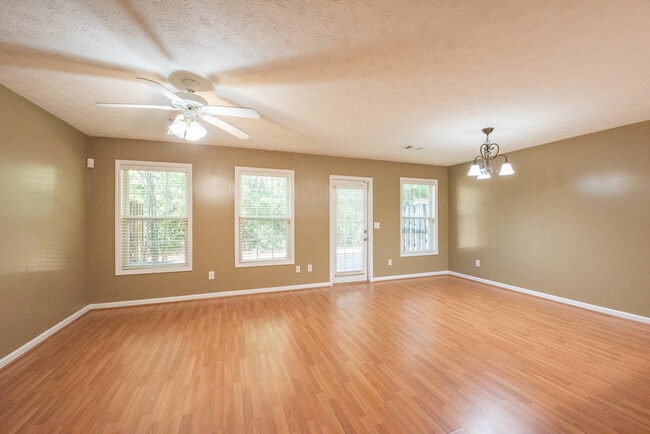 Building Photo - 2428 E University Dr
