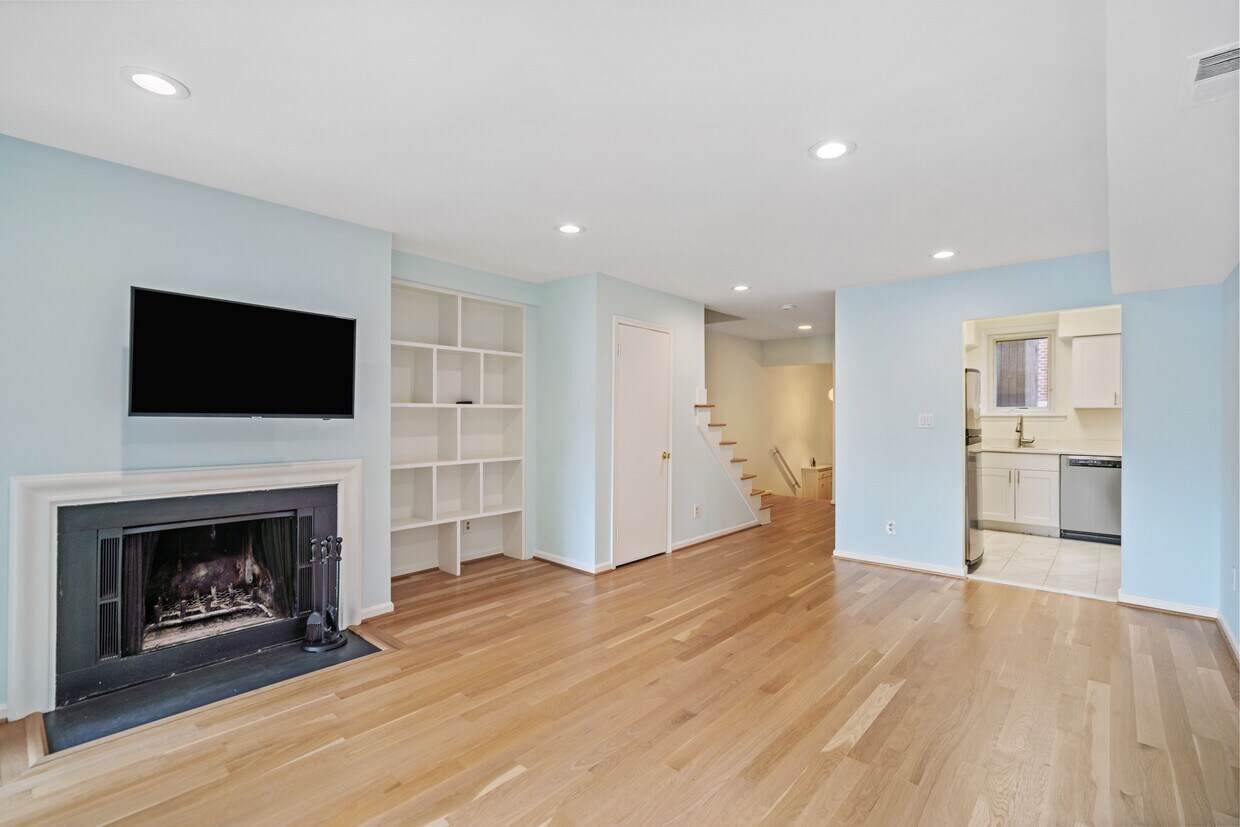 Primary Photo - 1715 15th St NW
