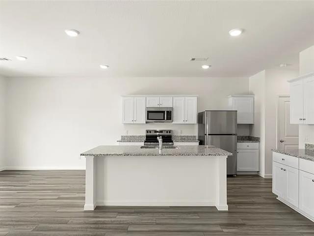 Building Photo - 5909 Sahara Dr