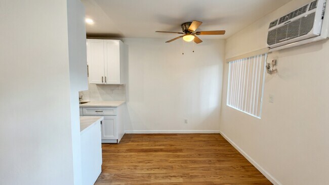 Foto del edificio - 323 E Chestnut St