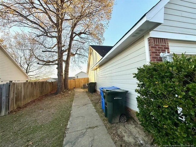 Foto del edificio - 8420 Deertrot Dr