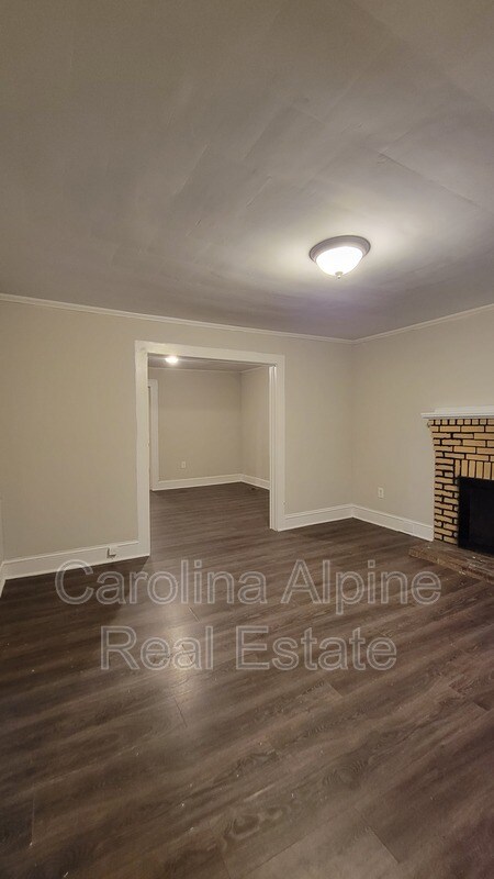 Foto del edificio - 1002 N Salisbury GQ Ave