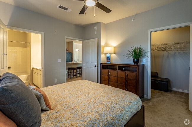 2BR, 2BA - 1,067SF - Lirio