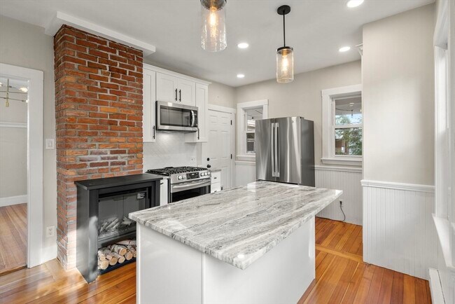 Building Photo - 67 Cleverly Ct