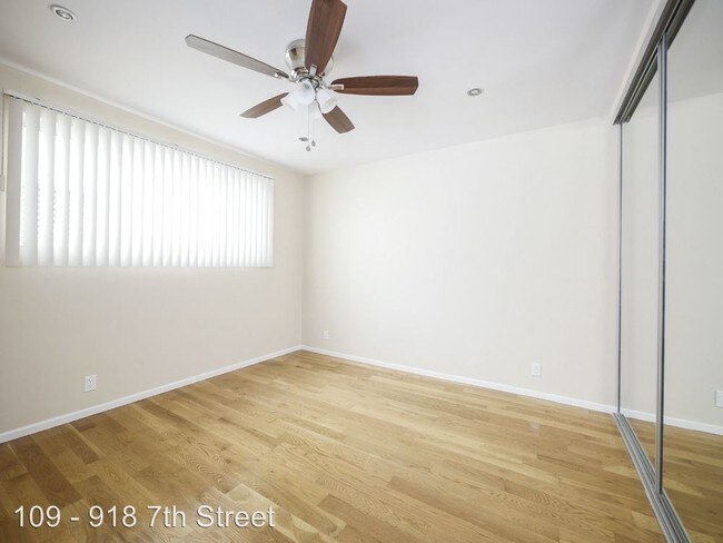 Interior Photo - 918 7th St. Santa Monica, CA
