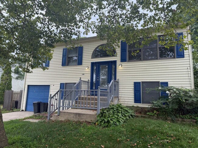 Building Photo - 198 Village Dr