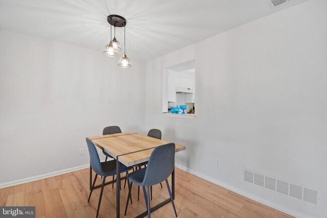 Foto del edificio - 308 Kidwelly Ct