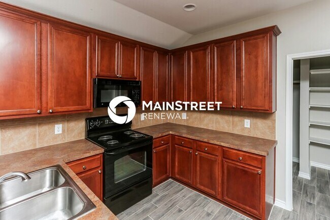 Foto del edificio - 4 Bedroom Pet-Friendly Home in DeSoto, TX ...
