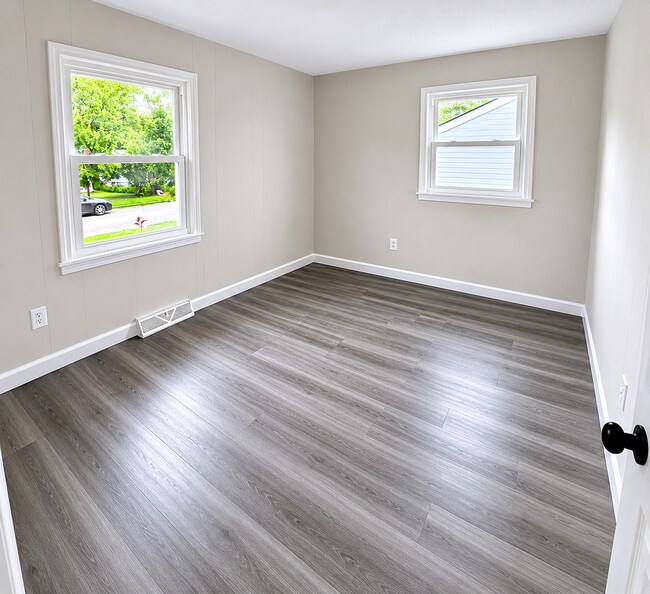 Foto del edificio - Beautifully Renovated 4BR Retreat with Spacious Yard in North Columbus