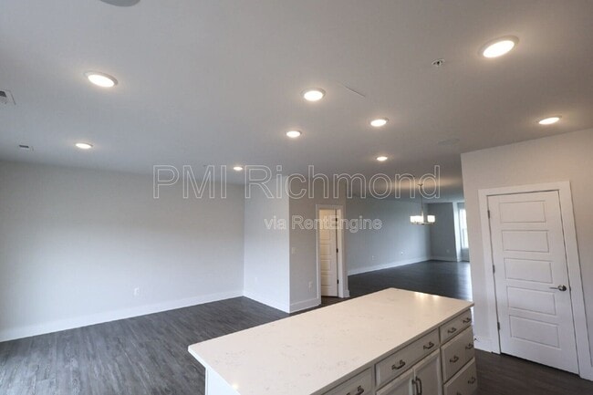 Foto del edificio - 4344 Bon Secours Pkwy