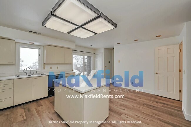 Foto del edificio - Avenues - 3 Bedroom 3 Bath Townhome with amazing southern views