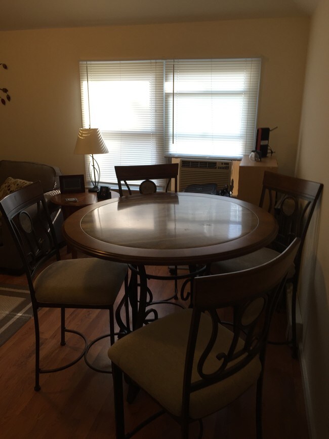 Foto del edificio - 441 Manville Rd