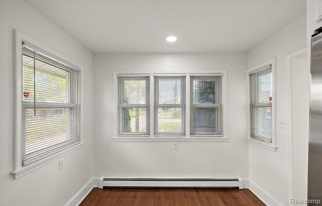 Building Photo - 37697 Mast Ct