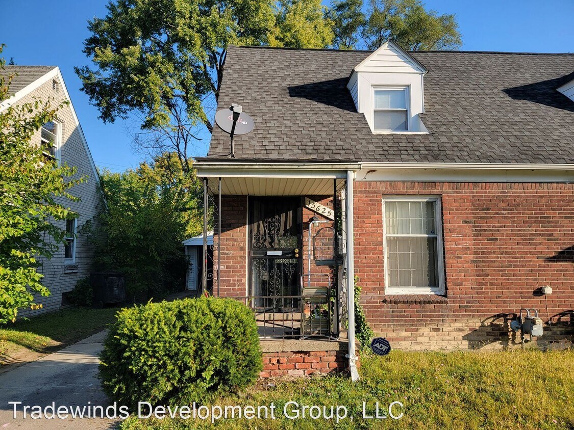 Primary Photo - 2 br, 1 bath House - 15625 7 Mile E