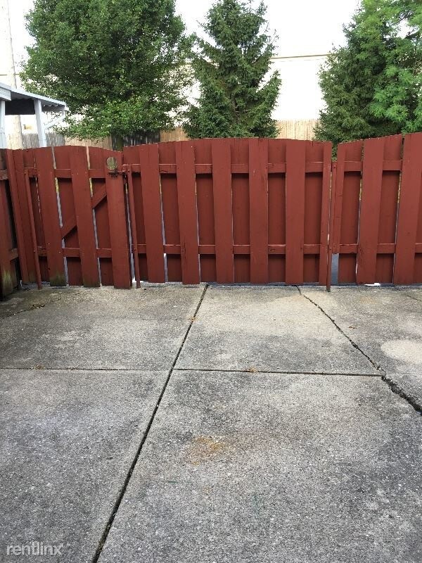 Building Photo - 2 br, 1.5 bath Condo - 779 Clareridge Lane