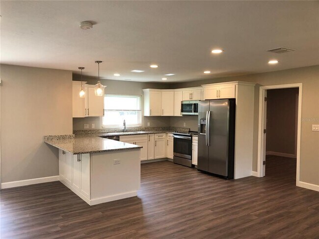 Foto del edificio - 5815 Old Scott Lake Rd