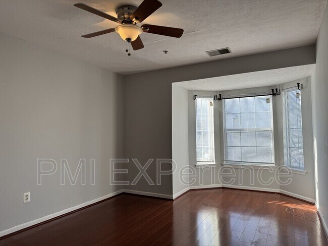 Building Photo - 8931 Town Center Cir