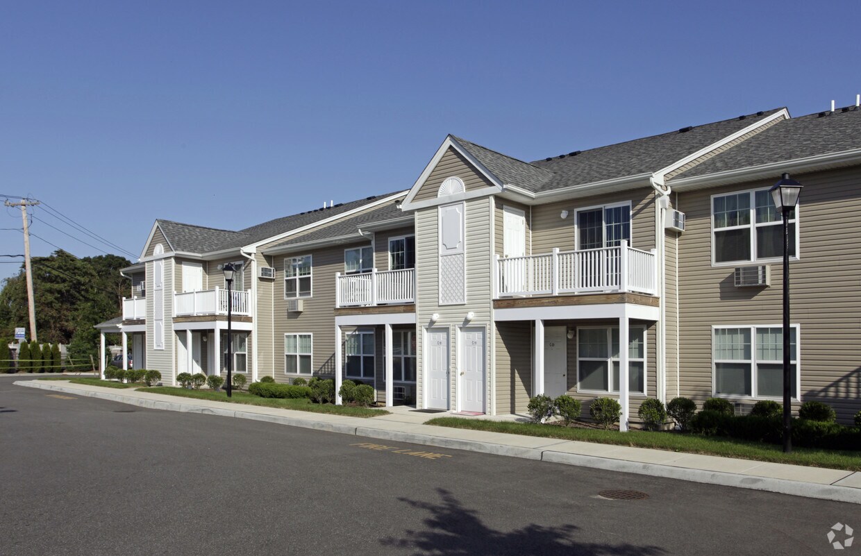 Senior New Highway Apartments Apartments 465 New Hwy Copiague, NY