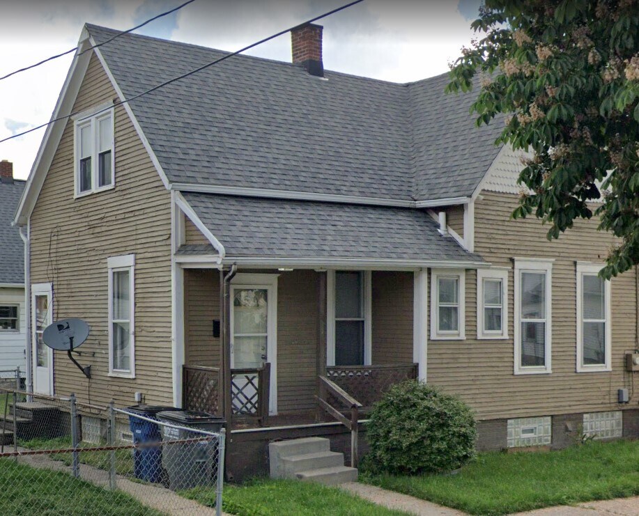 2923 Hartman St, Toledo, OH 43608 Townhome Rentals in Toledo OH