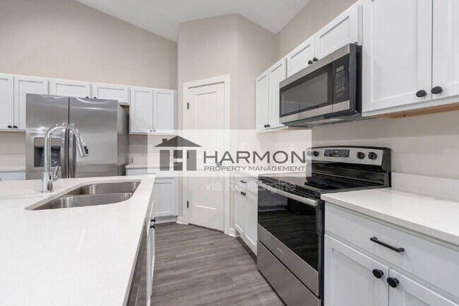 Foto del edificio - 3310 W 9th St N