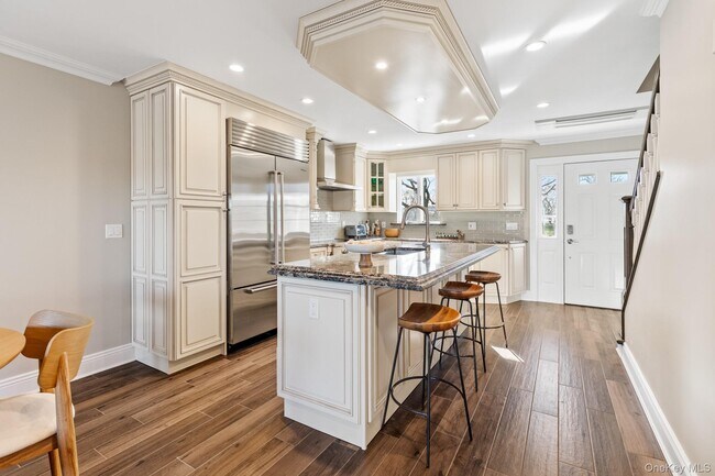 Foto del edificio - 3047 Mitchell Rd