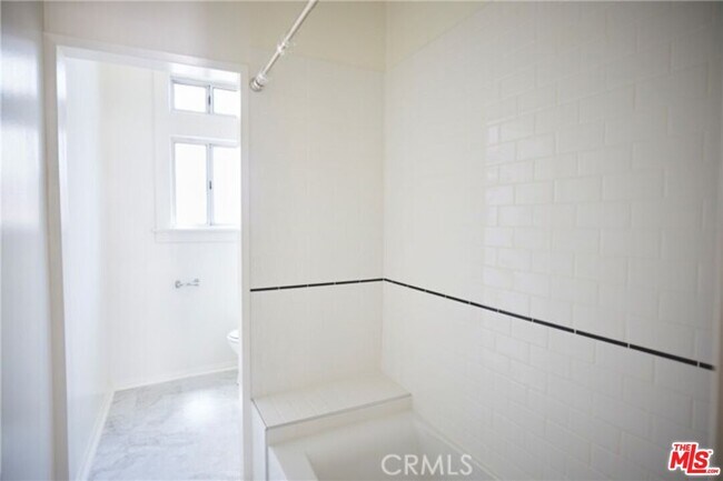 Foto del edificio - 1271 Wilton Pl