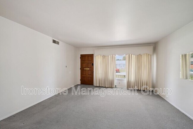 Foto del edificio - 113 N 44th W Ave