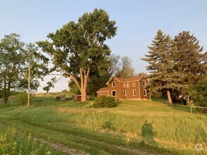 Building Photo - 1046 E Hinchman Rd