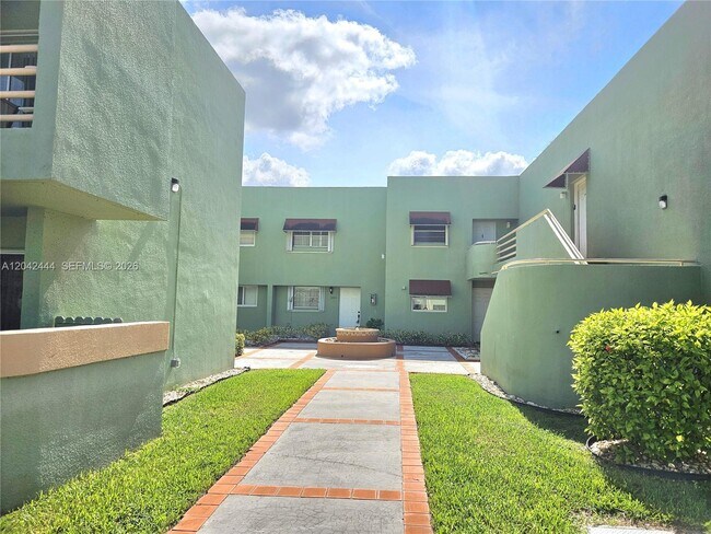 Foto del edificio - 11071 NW 7th St