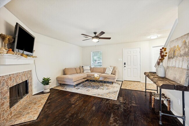 Foto del edificio - 8807 Sage Pl Dr