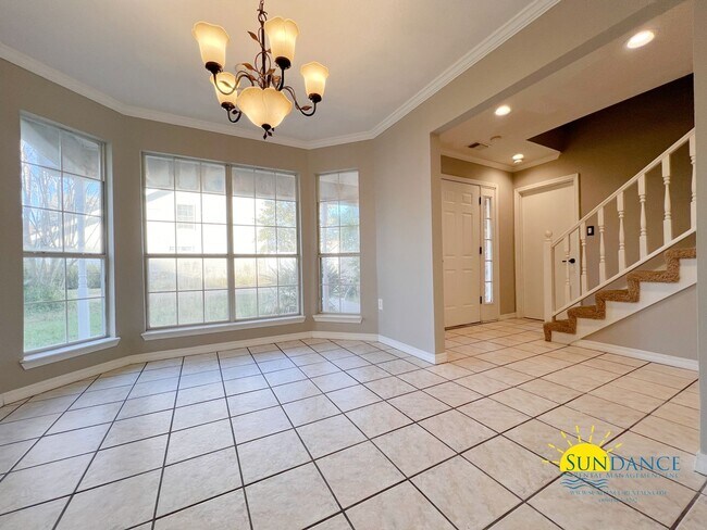 Building Photo - Spacious 4 Bedroom Home!