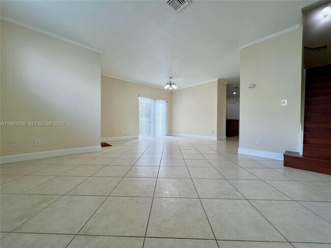 Foto del edificio - 10560 NW 57th Ct