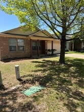 Building Photo - 129 Holmstrom St