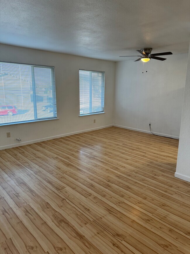 Foto del edificio - 3634 Bellinger Ct