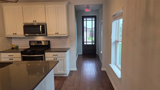 Foto del edificio - 209 Winding Hollow Ln