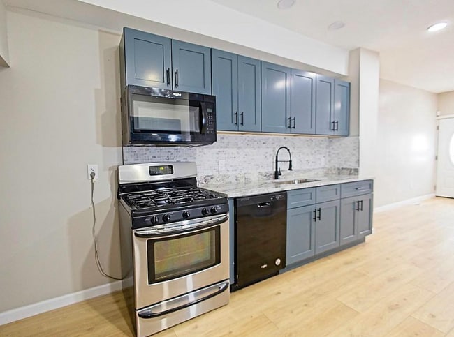 Photo - 1961 N Croskey St House