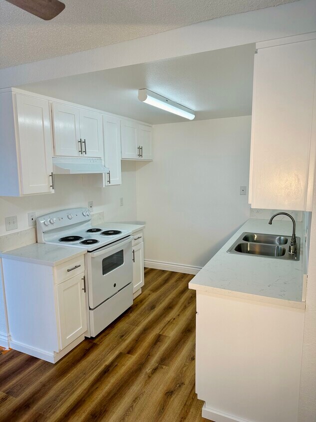 Primary Photo - 7321 Milton Ave