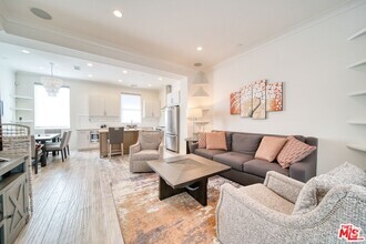 Building Photo - 2205 Selig Dr