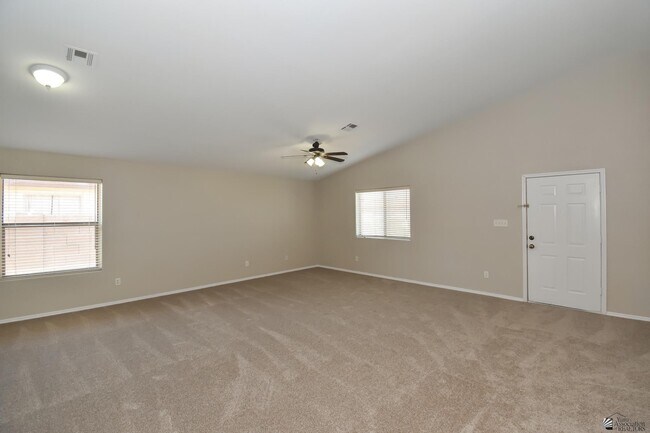 Foto del edificio - 1705 S 45th Dr