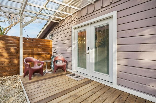 Building Photo - 211 Lessin Ln