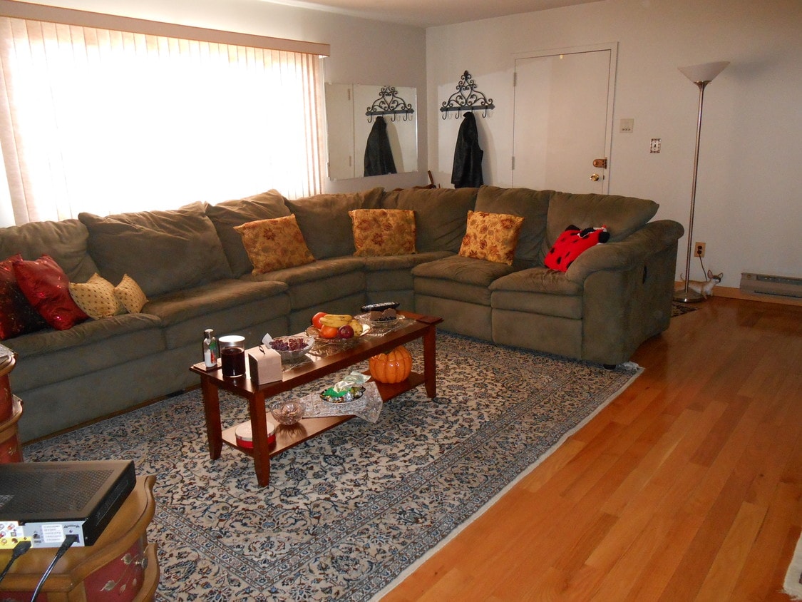 250 Grant Ave, Lyndhurst, NJ 07071 Condo for Rent in Lyndhurst, NJ