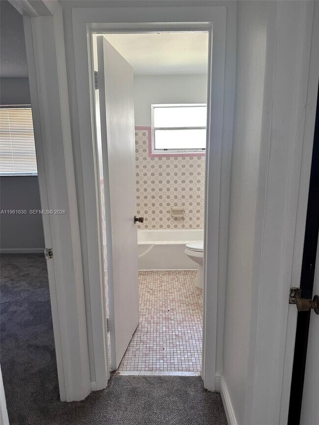 Foto del edificio - 1551 NE 143rd St