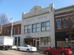 Building Photo - 204 N Walnut St