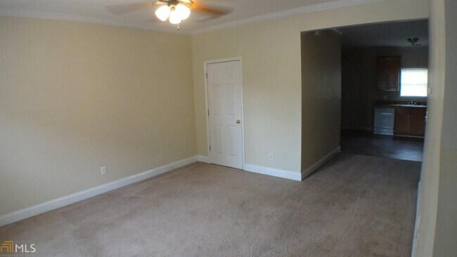 Building Photo - 37 Jordan Rd SE