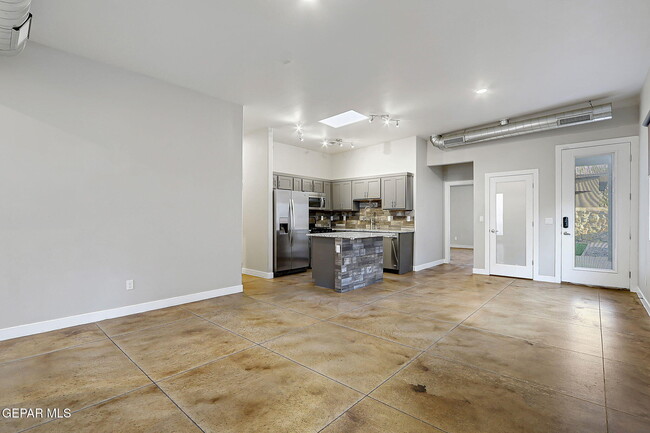 Building Photo - 14816 Tim Hardaway