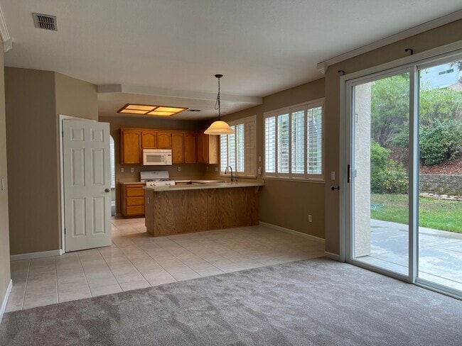 Building Photo - Beautiful 4 Bedroom 3 Bathroom in Folsom