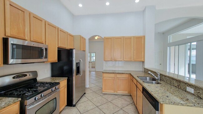 Building Photo - Annual Rental: Elegant 3-Bedroom, 2.5-Bath Home in the Gated Lakewood Ranch Country Club