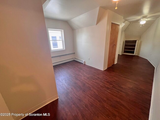 Building Photo - 1930 Boulevard Ave